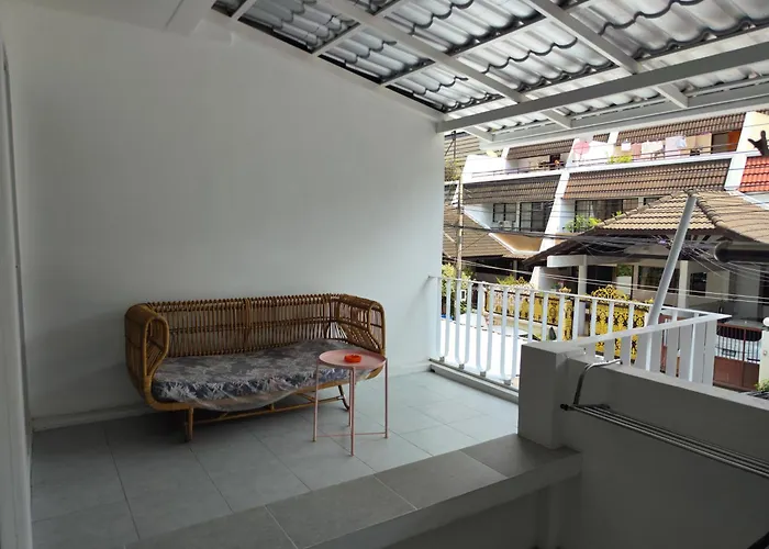 Retrovibes Sathorn Bts Saphan Taksin Iconsiam Asiatique Chao Phraya Max 9 Persons 曼谷