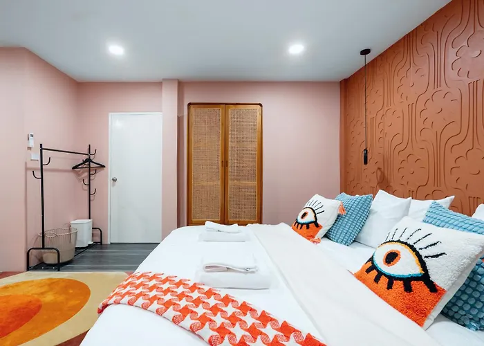 Ferienhaus Retrovibes Sathorn Bts Saphan Taksin Iconsiam Asiatique Chao Phraya Max 9 Persons *